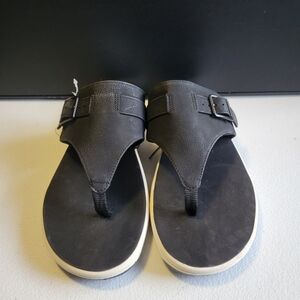 Time and Tru Black and White Slip-On Sandals.  O6